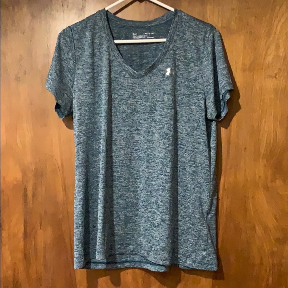 Blue and white speckled v neck workout shirt